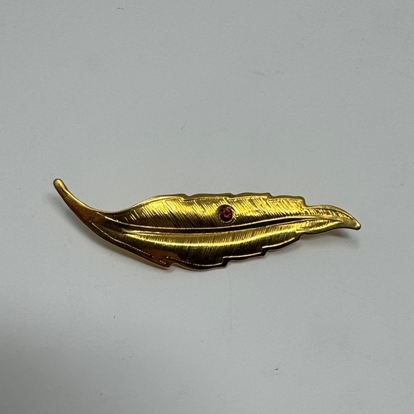 Jewelry - Vintage Gold Leaf Brooch